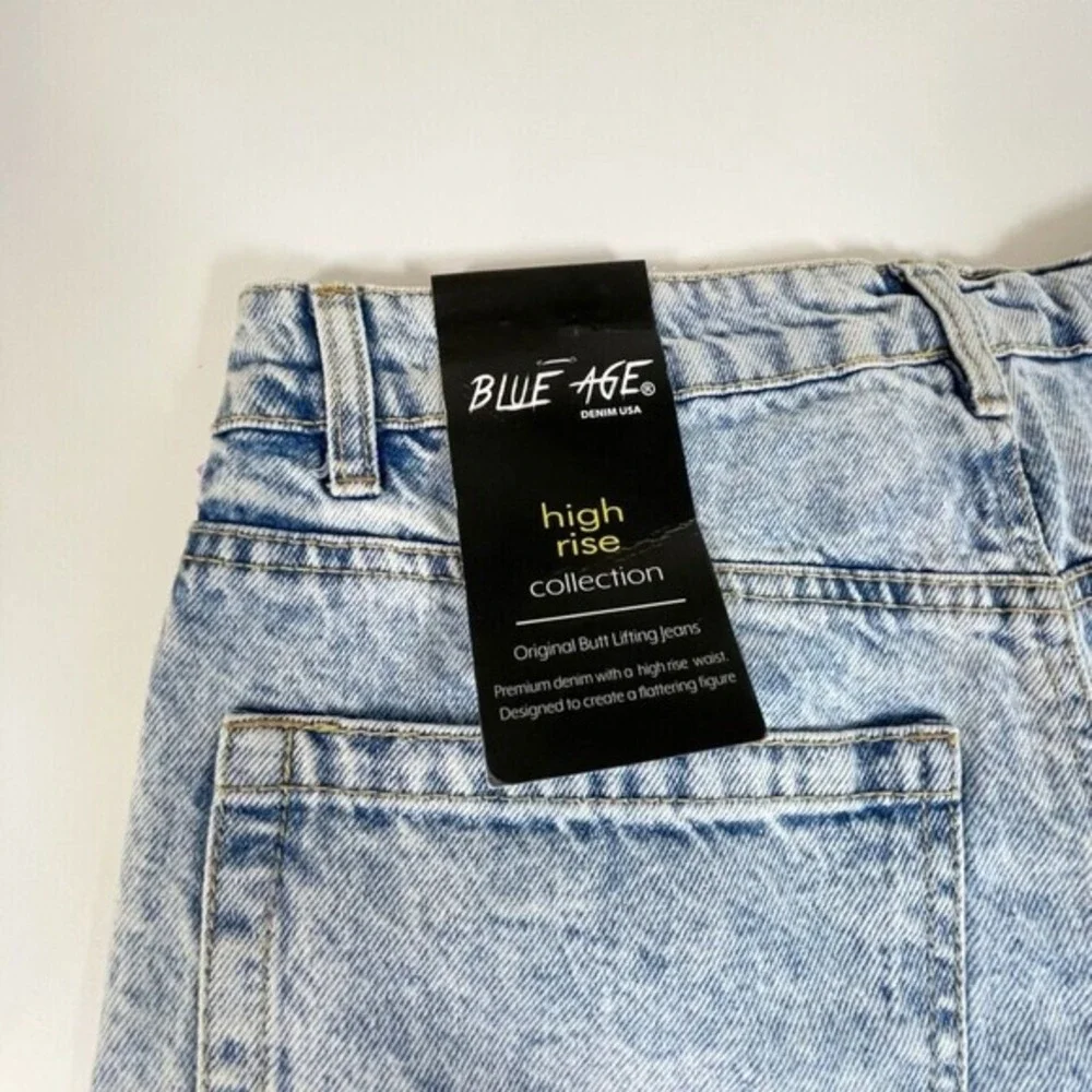 Blue Age High Rise Cut‎ Off Shorts Womens Size L Blue Light Denim Raw Hem NEW